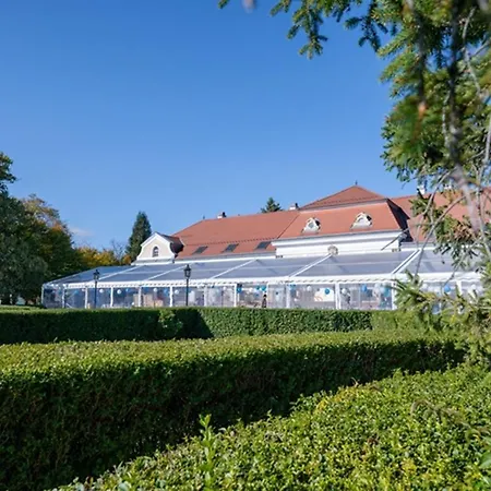 Otel Teleki-wattay Kastelyszallo