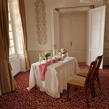 Teleki-wattay Kastélyszálló Hotel