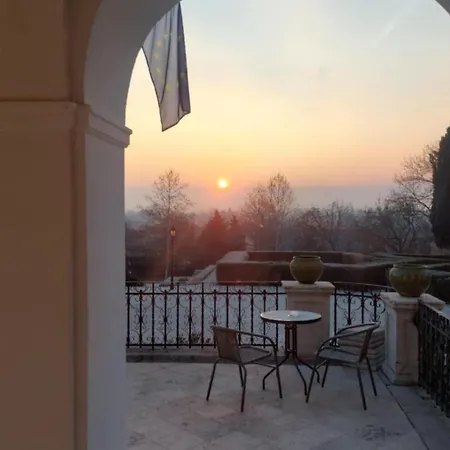 Teleki-wattay Kastelyszallo