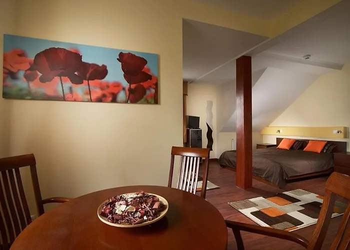 Hotel Teleki-wattay Kastelyszallo