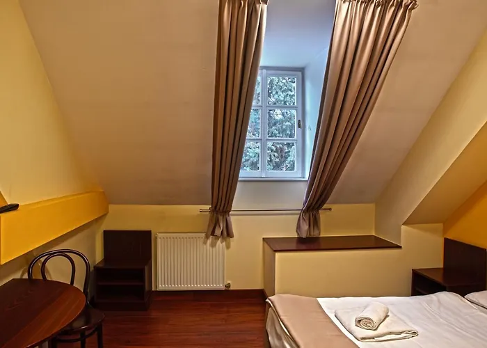 Hotel Teleki-wattay Kastelyszallo *