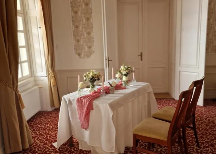 Teleki-wattay Kastelyszallo Hotel